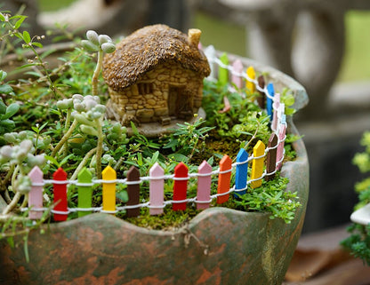 Small Terrarium Figurines Wooden Fence